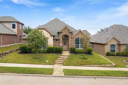 409 Castle Street Desoto, TX 75115