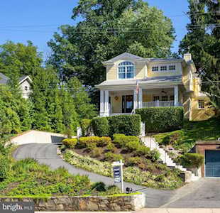 4424 Vacation Ln Arlington, VA 22207