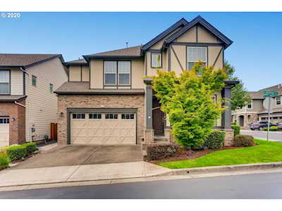 137 NE Greenridge Ter Hillsboro, OR 97124