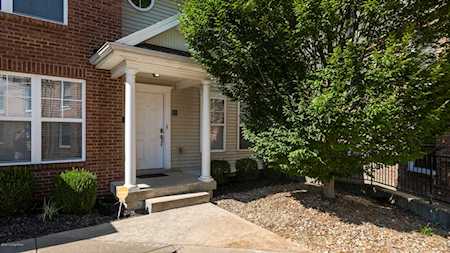 422 Clare Ln Louisville, KY 40206