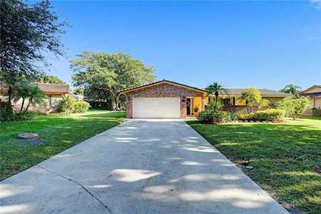 8575 NW 3rd St Coral Springs, FL 33071