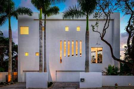 246 Garden Ln Sarasota, FL 34242