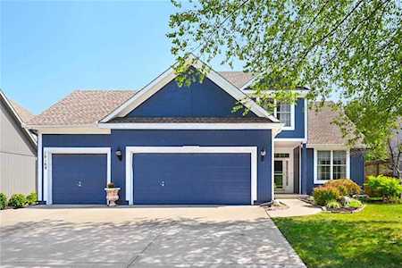 16169 S Heatherwood St Olathe, KS 66062