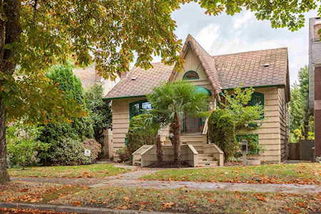 3135 W 14th Avenue Vancouver, BC V6K 2X9