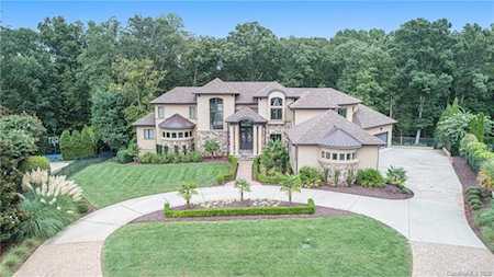 8021 Wicklow Hall Dr Matthews, NC 28104