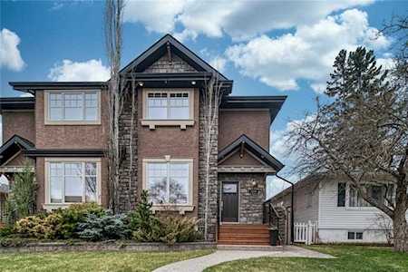 2325 22 St NW Calgary, AB T2M 3W5