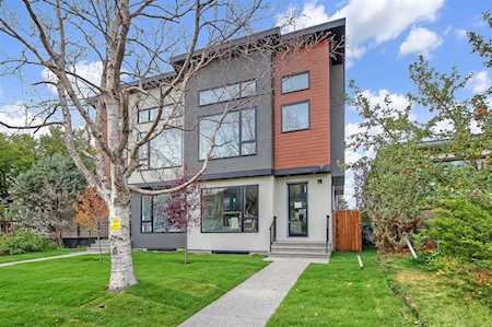 808 20A Ave NE Calgary, AB T2E 1R9