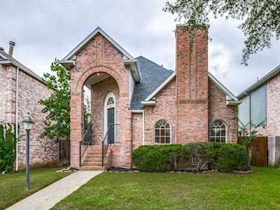 1713 Creekbend Drive Lewisville, TX 75067