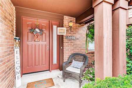 15694 Ferncreek Chesterfield, MO 63017