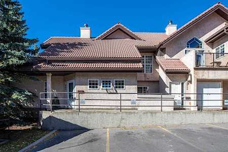 1997 Sirocco Dr SW #906 Calgary, AB T3H 3E6