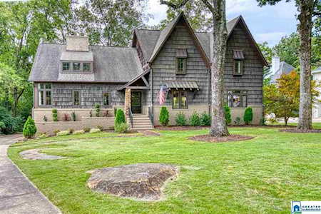2513 Beaumont Cir Vestavia Hills, AL 35216