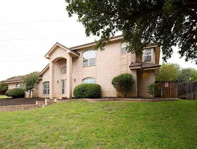 3101 Phillip Drive Hurst, TX 76054