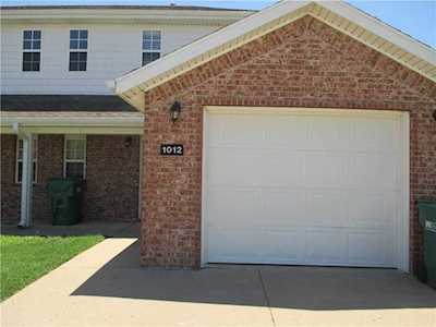 1012 Oakwood Ln Centerton, AR 72719