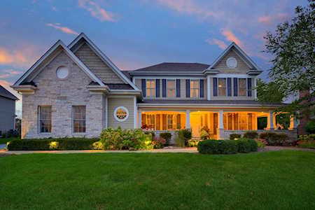 39W698 N Hathaway Ln Geneva, IL 60134