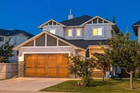 12415 Crestmont Blvd SW Calgary, AB T3B 5W4