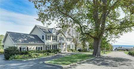 35 Battery Park Drive Bridgeport, CT 06605