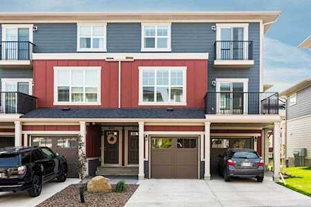 428 Nolan Hill Dr NW #407 Calgary, AB T2T 1J5