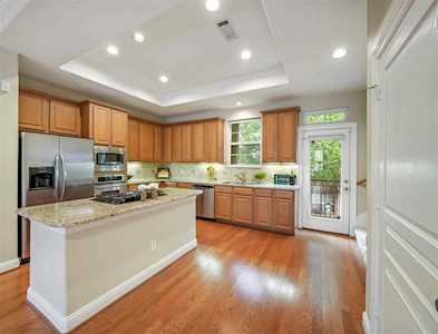 37 Versante Ct Houston, TX 77070
