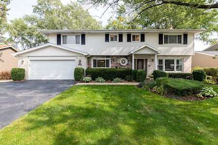 1933 Fieldwood Dr Northbrook, IL 60062