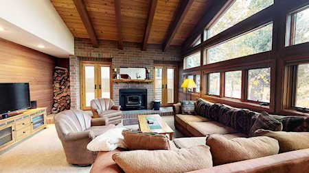36 Ski Trails, #3 Snow Country #3 Mammoth Lakes, CA 93546
