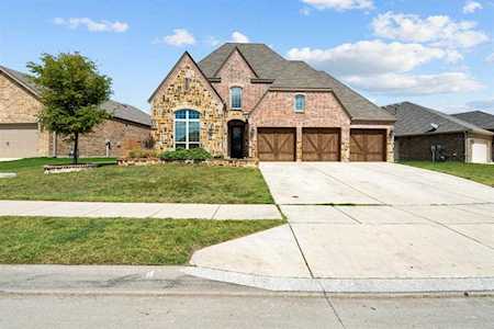1028 Crest Breeze Drive Fort Worth, TX 76052