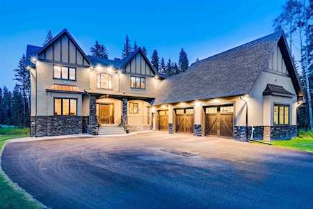 303 Hawk's Nest Hollow Priddis Greens, AB T0L 1W3