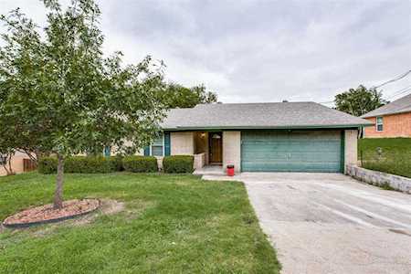205 Lakewood Drive Waxahachie, TX 75165