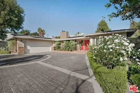 4740 Arcola Avenue Toluca Lake, CA 91602