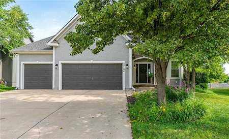 22104 W 59 St Shawnee, KS 66226