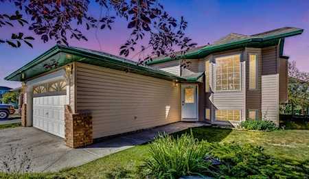 2428 Morris Crescent SE Airdrie, AB T4A 2B8