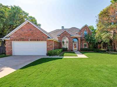 2701 Crestwood Lane Highland Village, TX 75077