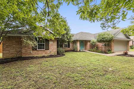 613 Lake Park Avenue Waxahachie, TX 75165