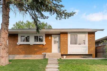 144 Maitland Place NE Calgary, AB T2A 5V5