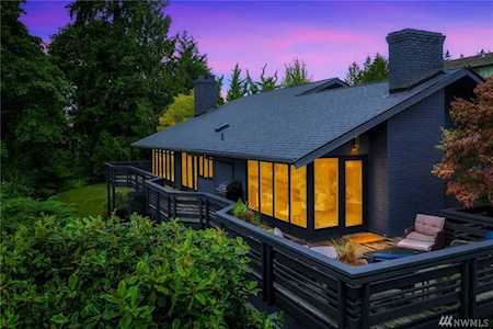 8714 NE 21st St Clyde Hill, WA 98004