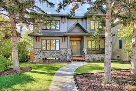 5867 Bow Crescent NW Calgary, AB T3B 2B6