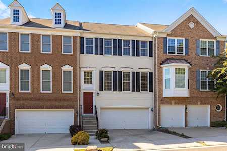 2402 Huntington Park Dr Alexandria, VA 22303