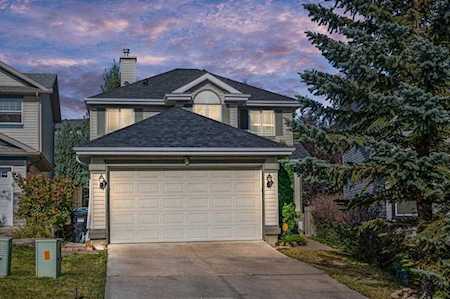 75 Somerglen Place SW Calgary, AB T2Y 3L5
