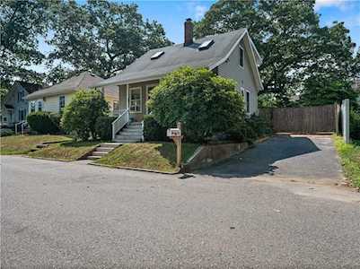 74 Perrin Ave Seekonk, MA 02771