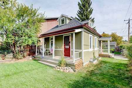 502 9 St NE Calgary, AB T2E 4K5