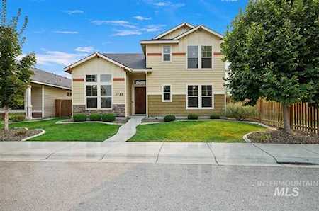 2922 N Centrepoint Way Meridian, ID 83646