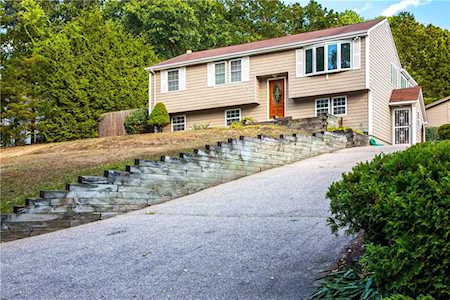 56 Club House Rd West Greenwich, RI 02817