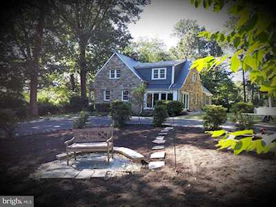 2826 Cedarest Rd Fairfax, VA 22031