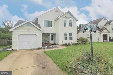 410 Farmhouse Ln Mount Laurel, NJ 08054