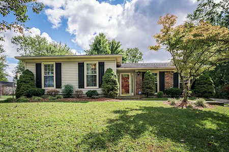 9204 S Pirogue Ct Louisville, KY 40299