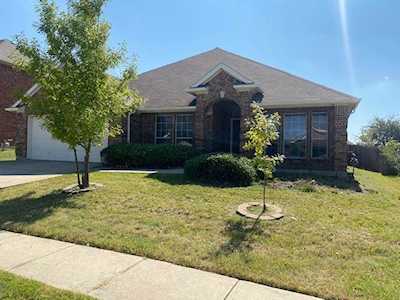 10244 Red Bluff Lane Fort Worth, TX 76177