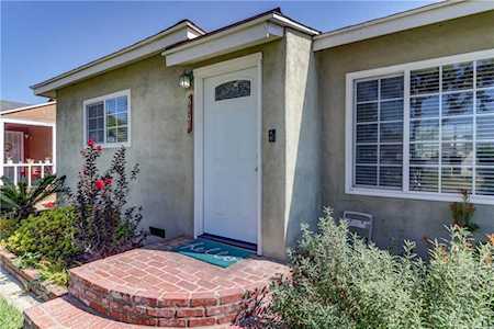 6108 Blackthorne Avenue Lakewood, CA 90712