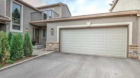 1815 Varsity Estates Dr NW #14 Calgary, AB T3B 3Y7