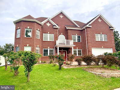 4205 Muir Place Alexandria, VA 22312