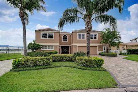 2233 Donato Dr Belleair Beach, FL 33786