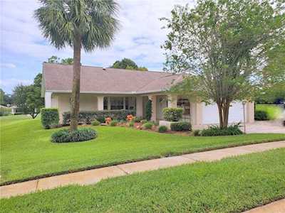 1601 Highland Club Ln Palm Harbor, FL 34684